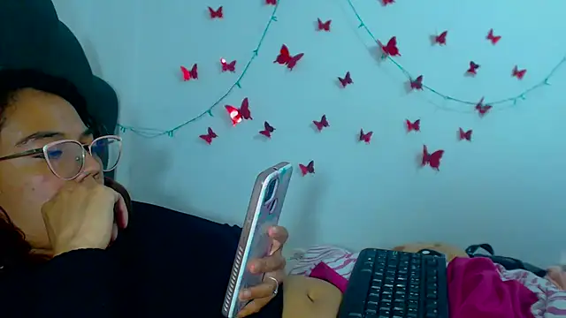 AmaraRoberts420 online show from 16, 12, 2024