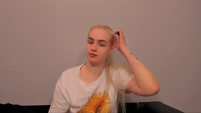 Snapshot of OliviaKisss chatting on 23, 3, 2026 OliviaKisss online show from 23, 3, 2026