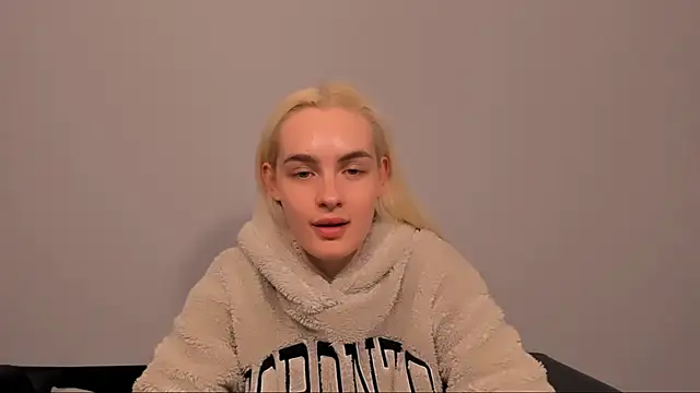 Snapshot of OliviaKisss chatting on 26, 3, 2026 OliviaKisss online show from 26, 3, 2026