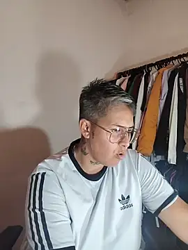 Yessi rousse online show from 3, 11, 2025