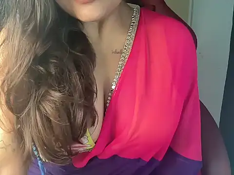Snapshot of shanayaaa_1 chatting on 1, 2, 2025 shanayaaa 1 online show from 1, 2, 2025