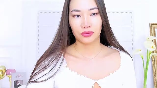 NaomiYuu online show from 19, 3, 2025