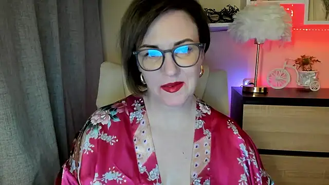 Snapshot of feliziaDesire chatting on 9, 11, 2025 feliziaDesire online show from 9, 11, 2025