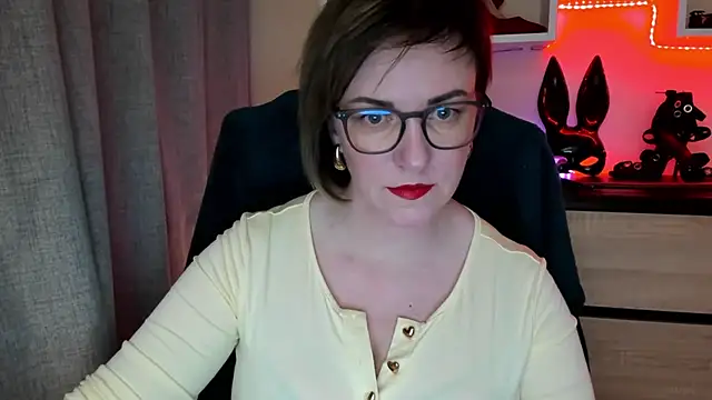 Snapshot of feliziaDesire chatting on 2, 12, 2025 feliziaDesire online show from 2, 12, 2025