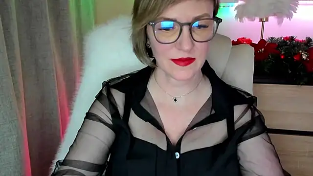 Snapshot of feliziaDesire chatting on 18, 12, 2025 feliziaDesire online show from 18, 12, 2025