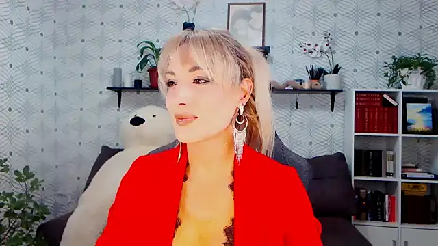 Snapshot of MillaXQueen chatting on 26, 9, 2025 MillaXQueen online show from 26, 9, 2025