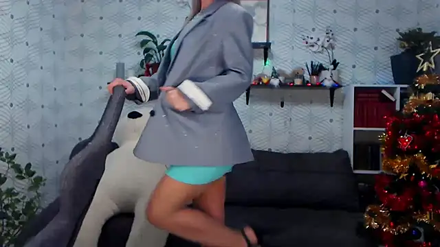 Snapshot of MillaXQueen chatting on 20, 12, 2025 MillaXQueen online show from 20, 12, 2025