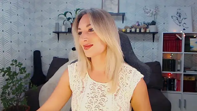 MillaXQueen online show from 15, 6, 2026