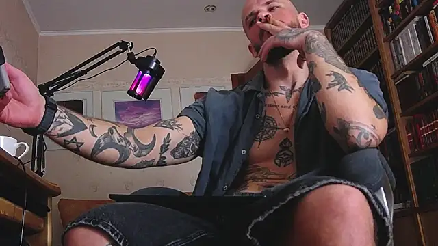 Snapshot of FindomJason chatting on 8, 7, 2026 FindomJason online show from 8, 7, 2026