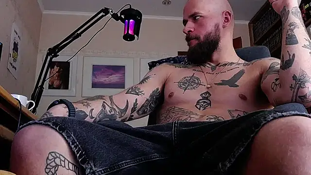 Snapshot of FindomJason chatting on 1, 8, 2026 FindomJason online show from 1, 8, 2026
