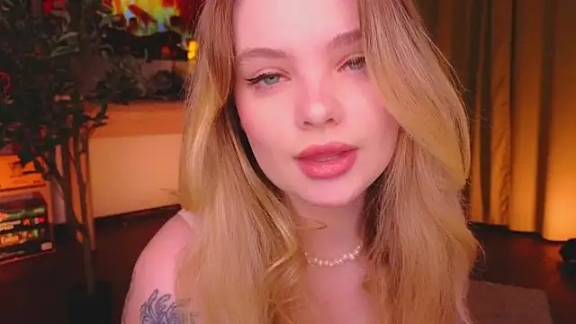 Snapshot of Hottie_Jane chatting on 4, 10, 2025 Hottie Jane online show from 4, 10, 2025