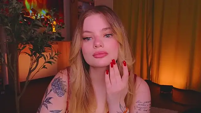 Snapshot of Hottie_Jane chatting on 19, 10, 2025 Hottie Jane online show from 19, 10, 2025