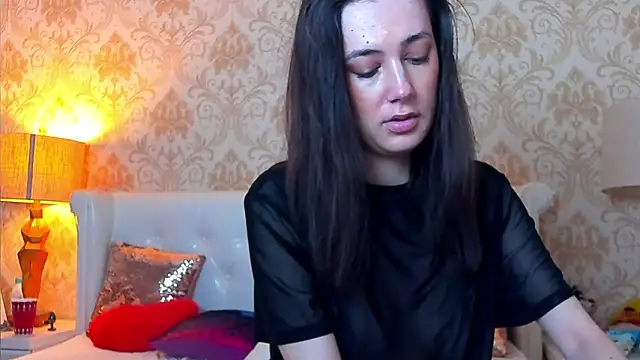 JuliaHunts online show from 6, 6, 2026