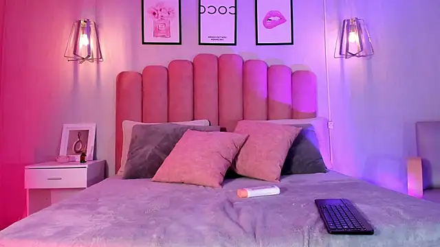 Ashleyy piink online show from 10, 5, 2026