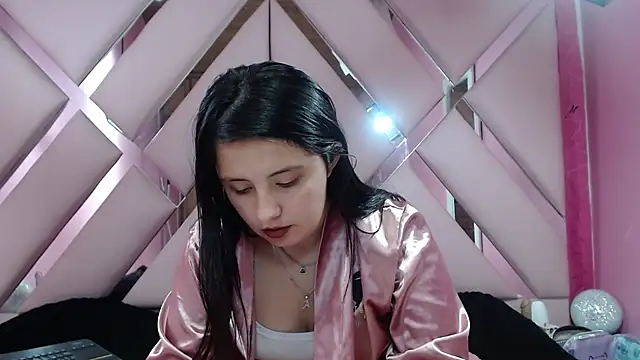 nathaly low1 online show from 12, 12, 2024