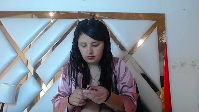 nathaly low1 online show from 12, 5, 2026