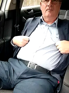 Snapshot of stiffandlubed@xh chatting on 29, 9, 2025 stiffandlubedxh online show from 29, 9, 2025