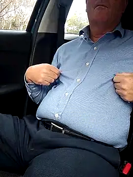 Snapshot of stiffandlubed@xh chatting on 4, 11, 2025 stiffandlubedxh online show from 4, 11, 2025