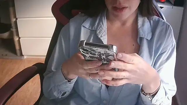 Snapshot of LunaGuerraxx chatting on 25, 3, 2026 LunaGuerraxx online show from 25, 3, 2026