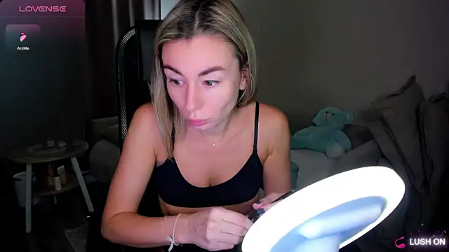 Snapshot of DannaEvan chatting on 14, 1, 2026 DannaEvan online show from 14, 1, 2026