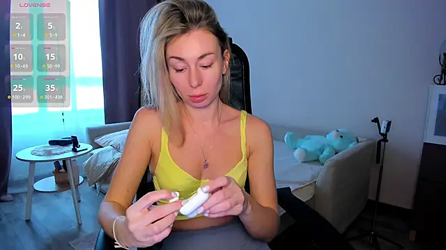 Snapshot of DannaEvan chatting on 22, 3, 2026 DannaEvan online show from 22, 3, 2026