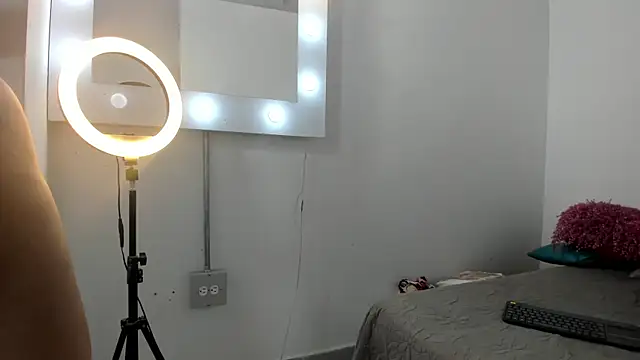 SEXXYLATINCOUPLE1 online show from 29, 11, 2025