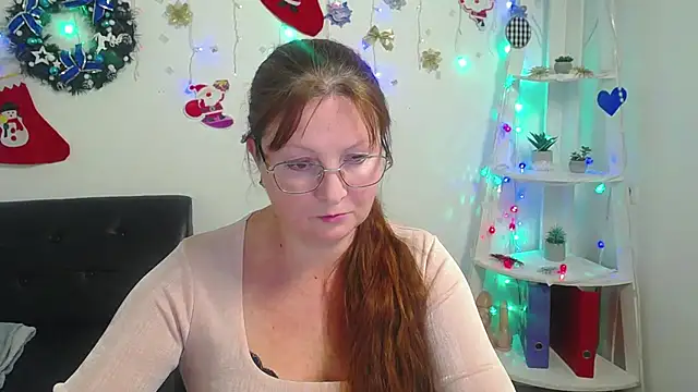 VanessaHotts online show from 7, 1, 2025