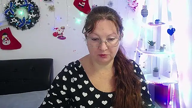 VanessaHotts online show from 9, 1, 2025