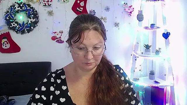 VanessaHotts online show from 9, 1, 2025