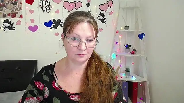 VanessaHotts online show from 28, 1, 2025