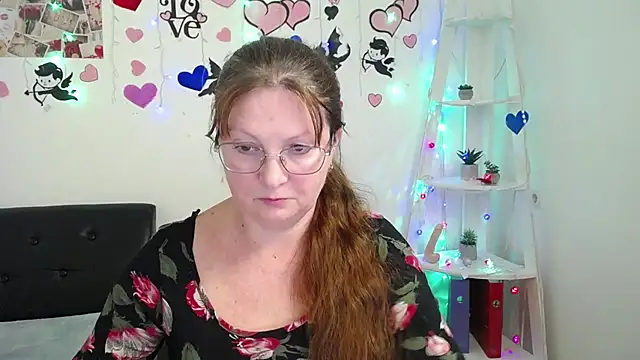 VanessaHotts online show from 28, 1, 2025