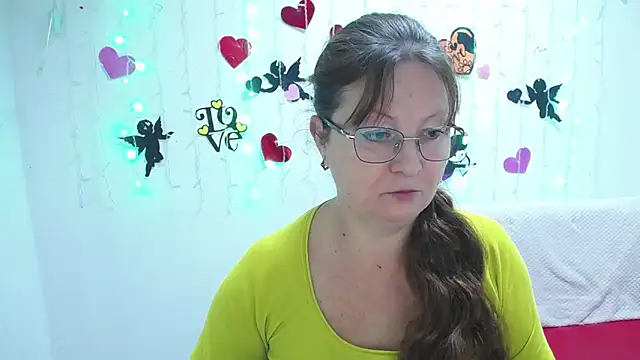 VanessaHotts online show from 4, 2, 2025