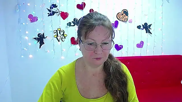 VanessaHotts online show from 10, 2, 2025