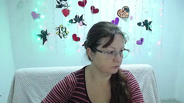 VanessaHotts online show from 19, 2, 2025