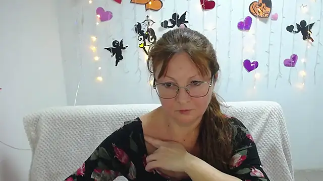 VanessaHotts online show from 3, 3, 2025