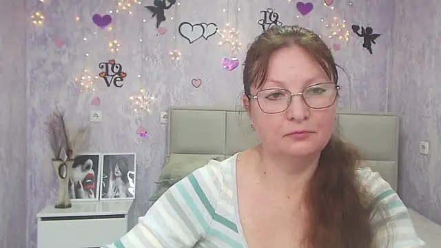 VanessaHotts online show from 5, 3, 2025
