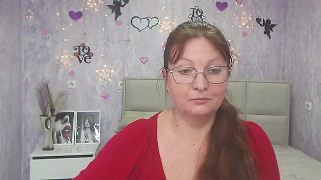 VanessaHotts online show from 5, 3, 2025