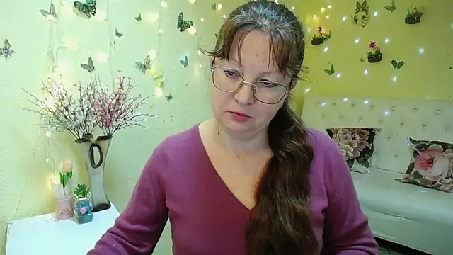 VanessaHotts online show from 18, 4, 2026