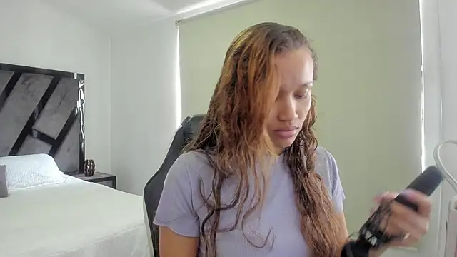 AnnieAndStefan online show from 8, 6, 2026