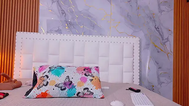 naughty ebonyy online show from 18, 2, 2026