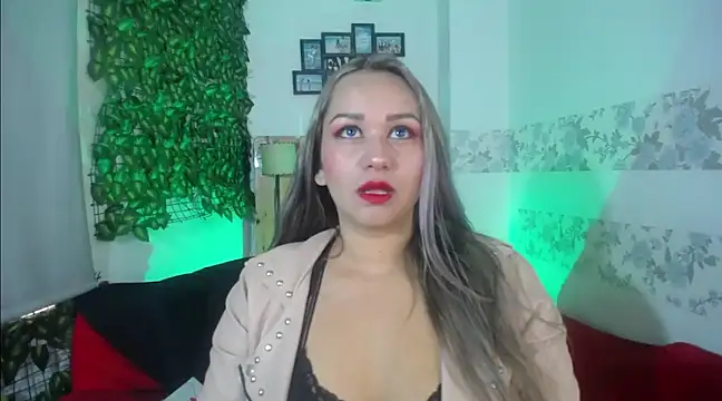 Snapshot of paula_brausin chatting on 24, 12, 2024 paula brausin online show from 24, 12, 2024