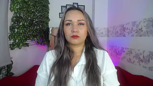 Snapshot of paula_brausin chatting on 8, 2, 2025 paula brausin online show from 8, 2, 2025