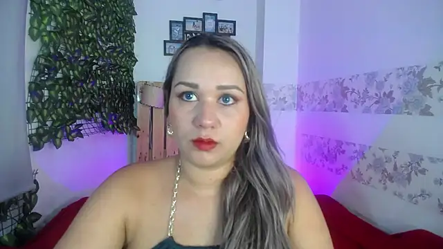 Snapshot of paula_brausin chatting on 10, 2, 2025 paula brausin online show from 10, 2, 2025