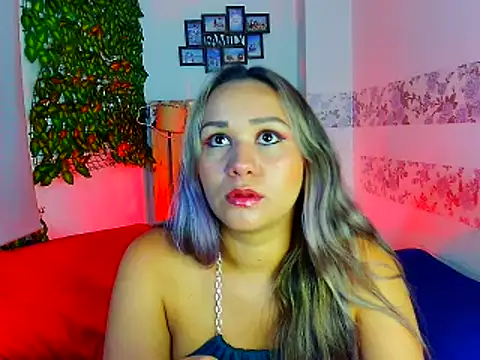Snapshot of paula_brausin chatting on 22, 2, 2025 paula brausin online show from 22, 2, 2025