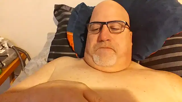 Snapshot of Bigbear0563 chatting on 5, 3, 2025 Bigbear0563 online show from 5, 3, 2025