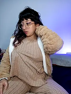 Snapshot of Piafisher1 chatting on 6, 11, 2025 Piafisher1 online show from 6, 11, 2025