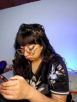 Snapshot of Piafisher1 chatting on 13, 11, 2025 Piafisher1 online show from 13, 11, 2025