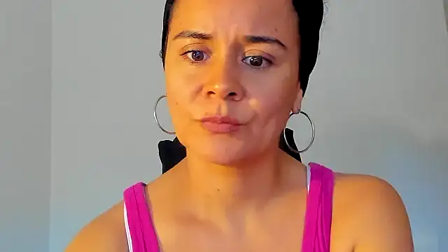 Snapshot of Sami_Hotie1 chatting on 1, 2, 2026 Sami Hotie1 online show from 1, 2, 2026