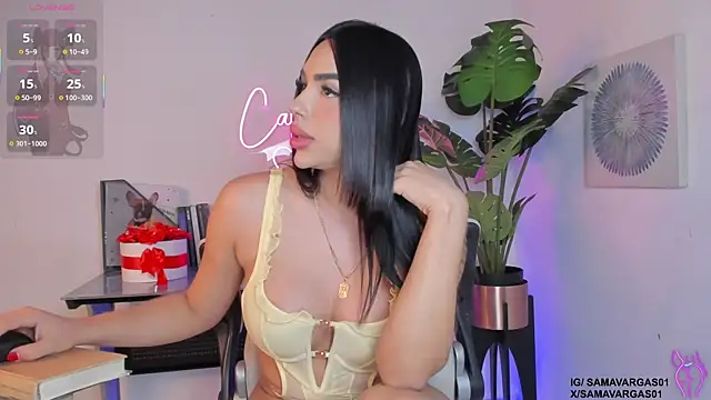 Korina Saenz01 online show from 11, 5, 2026