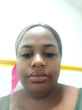 Snapshot of KiaraBrownn chatting on 6, 3, 2025 KiaraBrownn online show from 6, 3, 2025